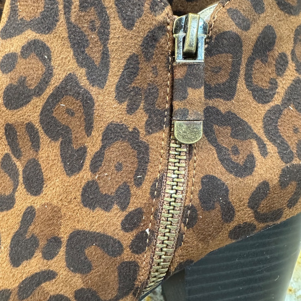 Style & Co. Leopard faux suede ankle boots Excellent UNUSED condition!! 7M - Picture 5 of 16